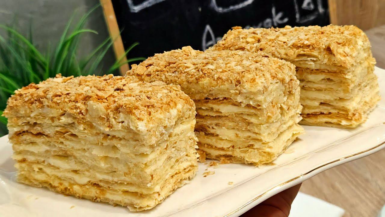 Кулінари розповіли, як приготувати смачні, повітряні тістечка з домашнім кремом