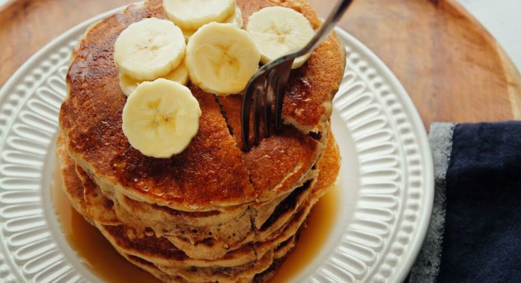 На дієті не сиджу, але худну: їм ці оладки навіть на ніч – без борошна, без цукру, але смачні до сліз 