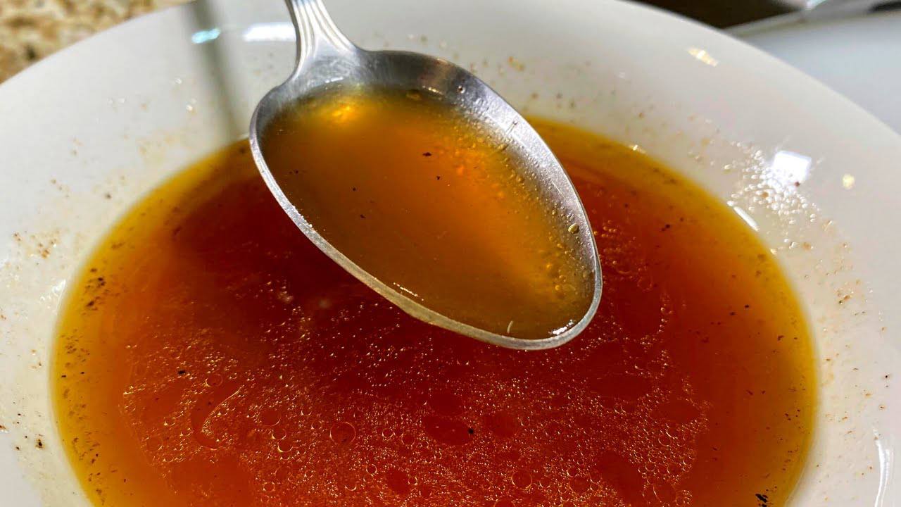 Кулінари розповіли, як приготувати смачний бульйон із кісток запеченої птиці