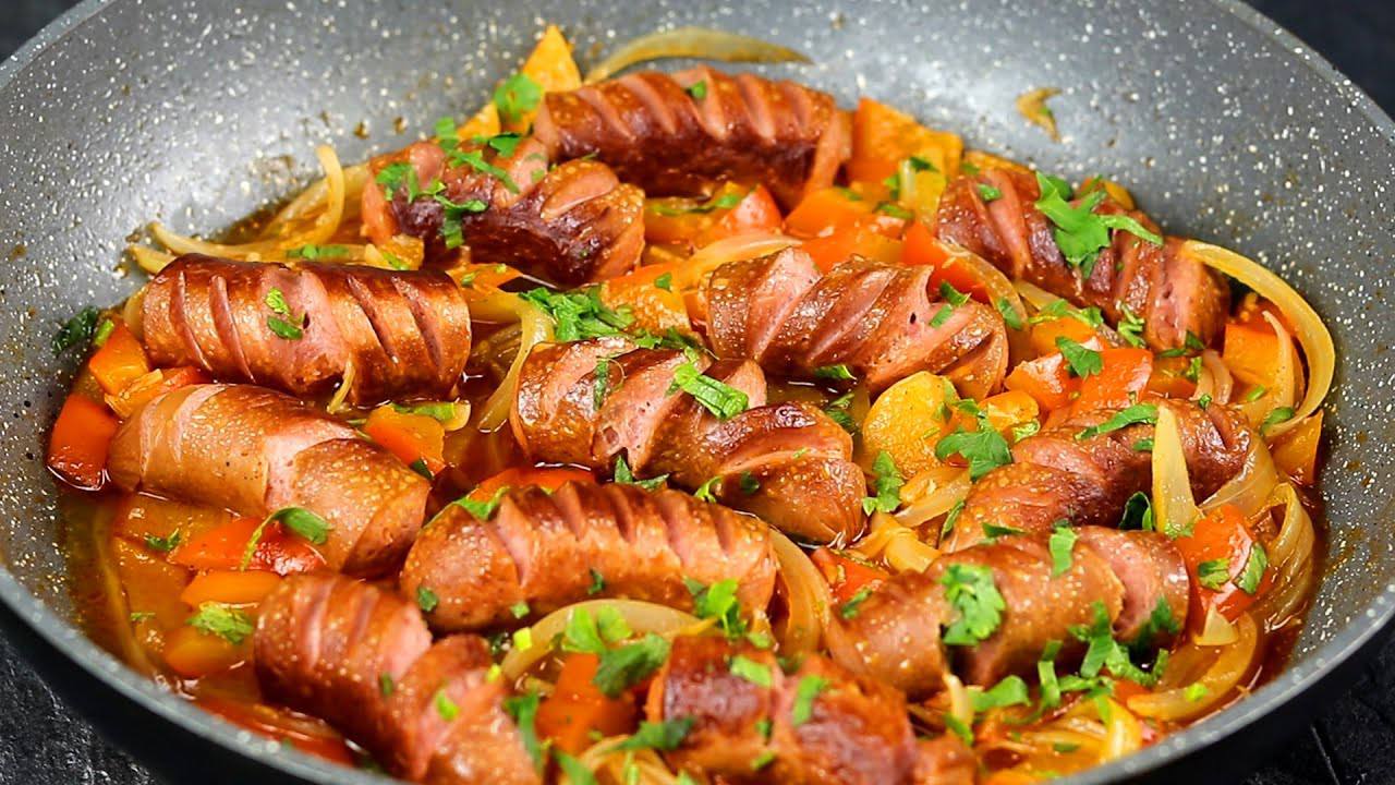 Кулінари розповіли, як приготувати смачні смажені сосиски з сиром на сковороді