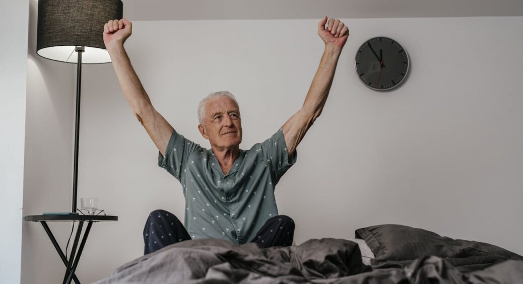 Прокидаєтесь із кислим обличчям? Ось як зробити день солодким: 4 звички, що змінять ваше життя на краще 