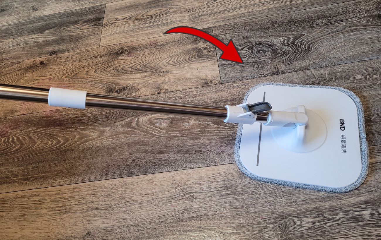 Господині розповіли, якою водою мити підлогу — гарячою чи холодною 