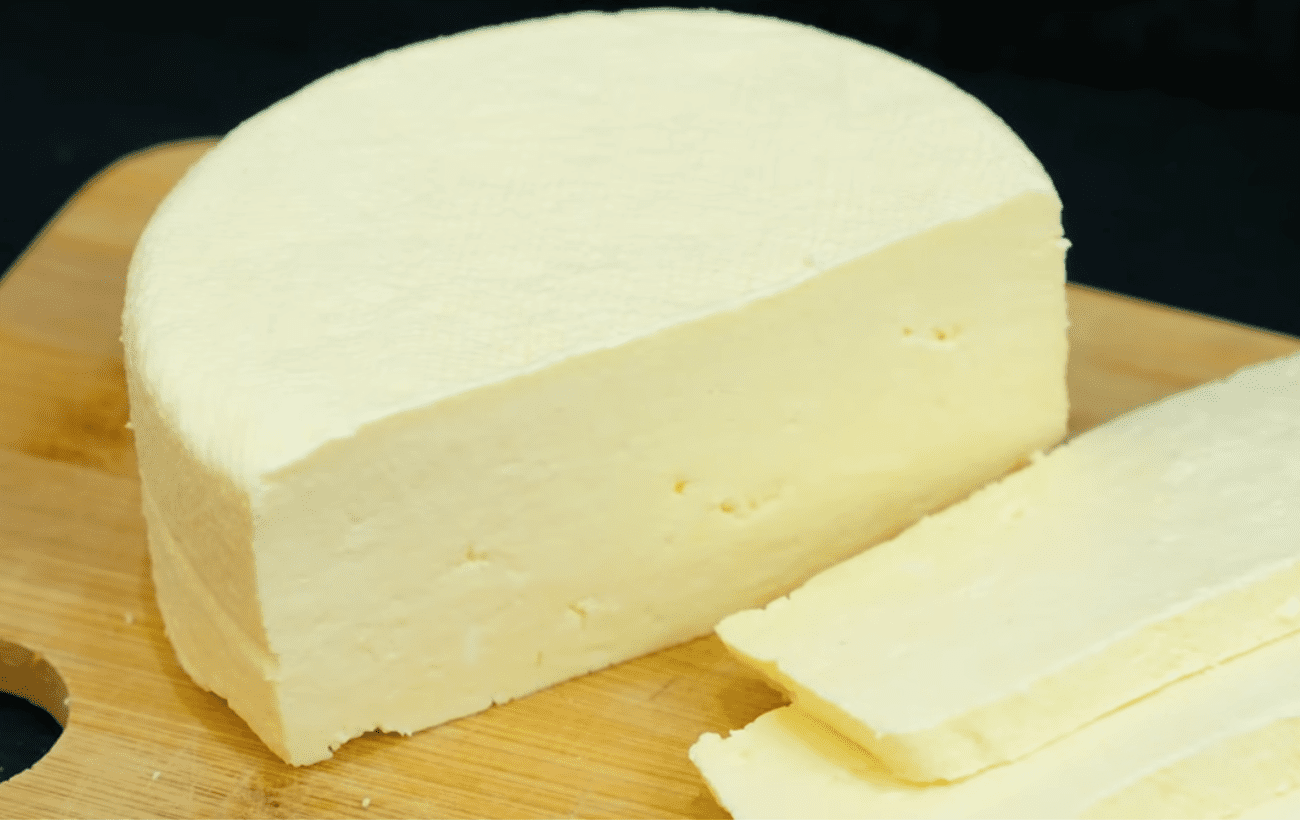 Кулінари назвали рецепт смачного домашнього сиру за 20 хв 