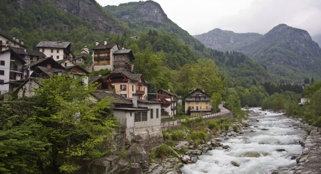 Це вам не Польща: українка назвала ідеальну країну Європи для життя – там нас поважають 