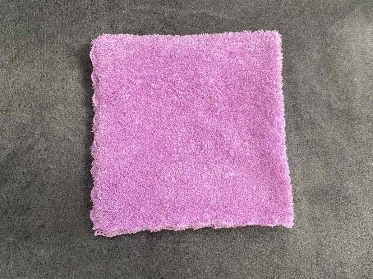 Господині розповіли, як очистити дзеркало у ванній кімнаті, аби не залишилось розводів і плям