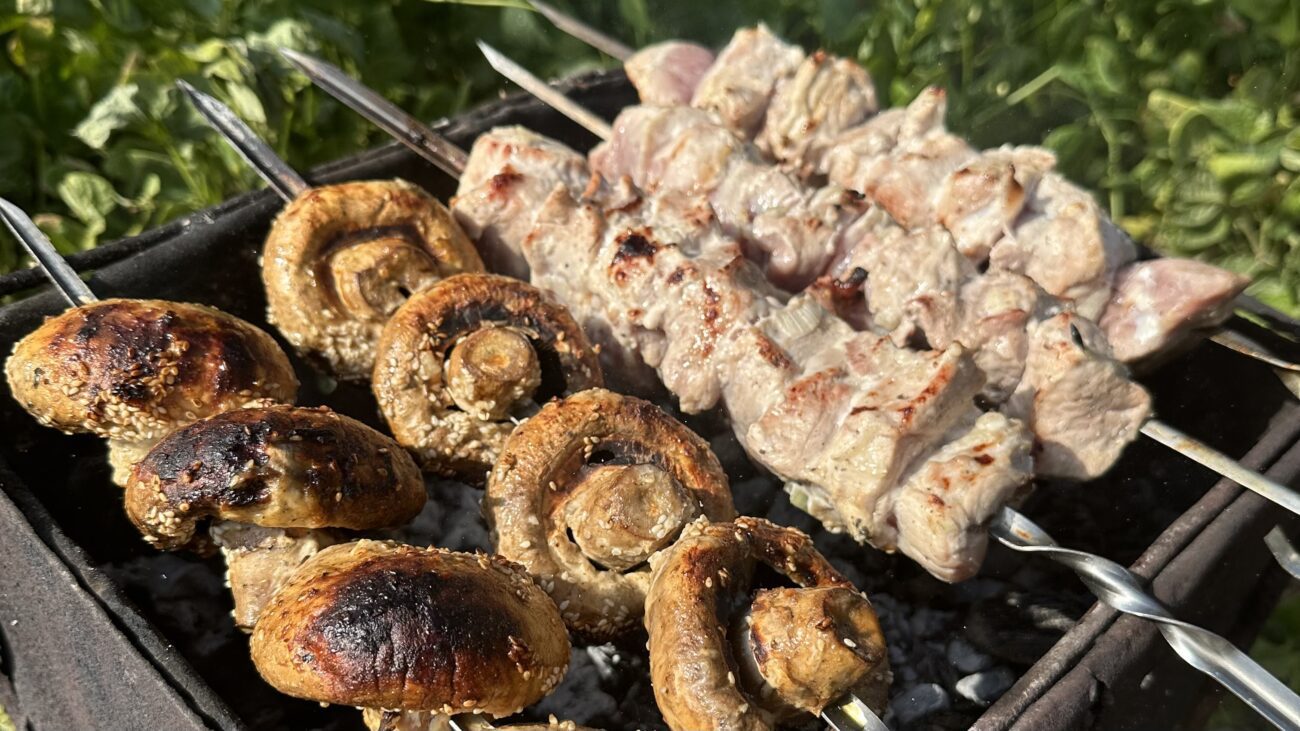 Господині розповіли швидкий рецепт маринаду для шашлику 