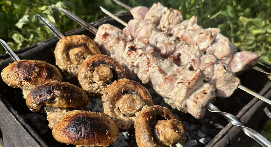 Маринад для шашлику “Годинка” — 60 хвилин стоїть, і можна на мангал: великі гриби роблю по такому ж принципу 