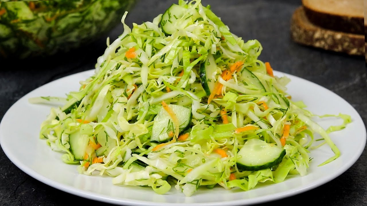 Господині розповіли, як приготувати смачний салат зі свіжої капусти 