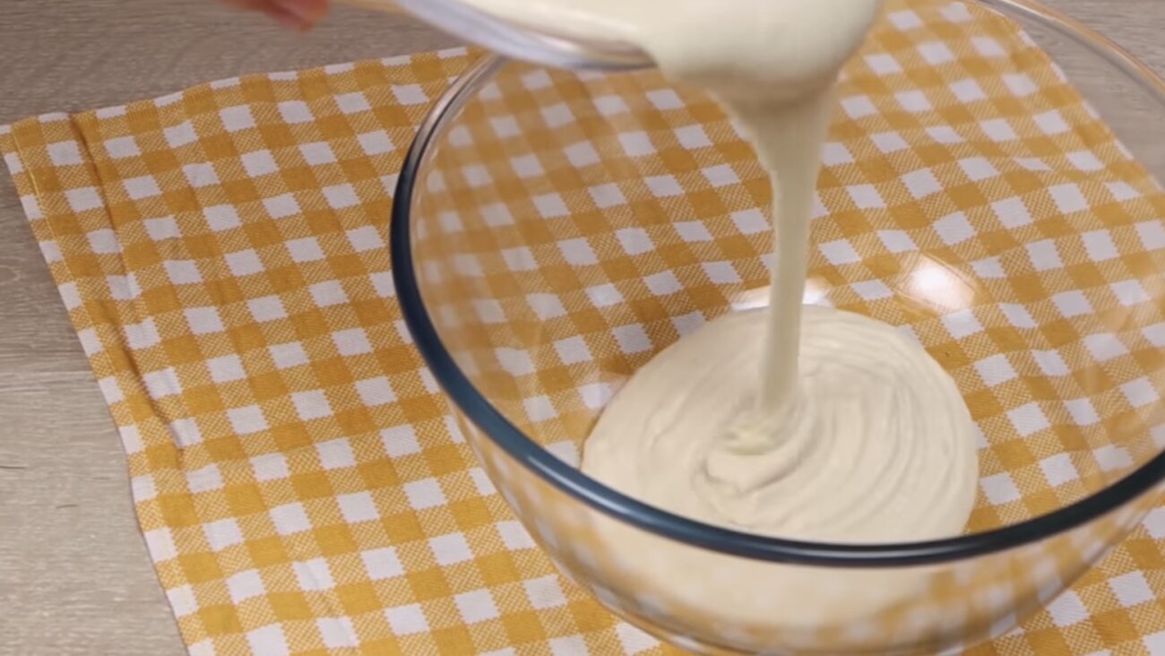 Господині розповіли, як приготувати смачний пиріг на основі манки Господині розповіли, як приготувати смачний пиріг на основі манки