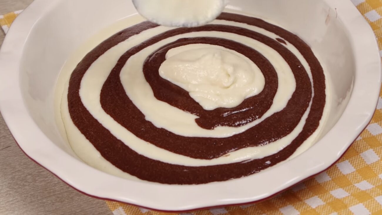 Господині розповіли, як приготувати смачний пиріг на основі манки Господині розповіли, як приготувати смачний пиріг на основі манки