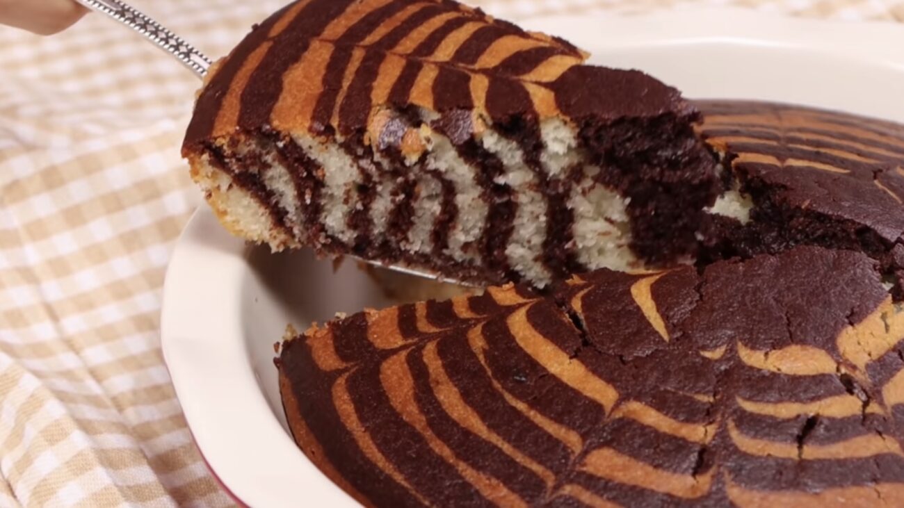 Господині розповіли, як приготувати смачний пиріг на основі манки Господині розповіли, як приготувати смачний пиріг на основі манки