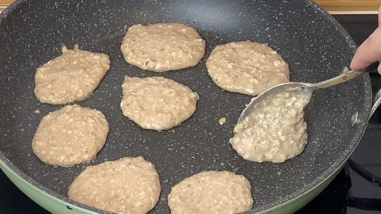 Господині поділилися рецептом смачних оладок з вівсянки 