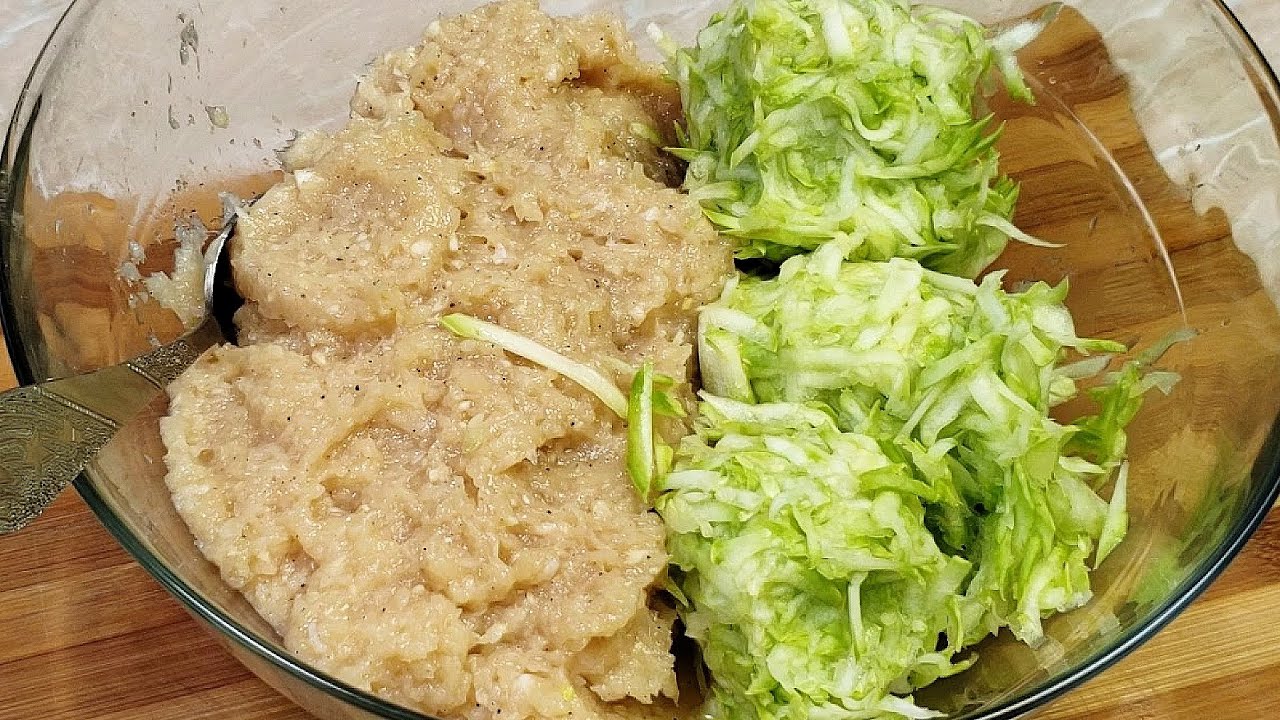 Господині розповіли, як приготувати смачну вечерю з пів кіло фаршу і кабачка  