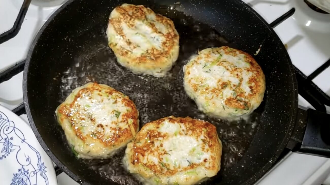 Господині розповіли, як приготувати смачну вечерю з пів кіло фаршу і кабачка  