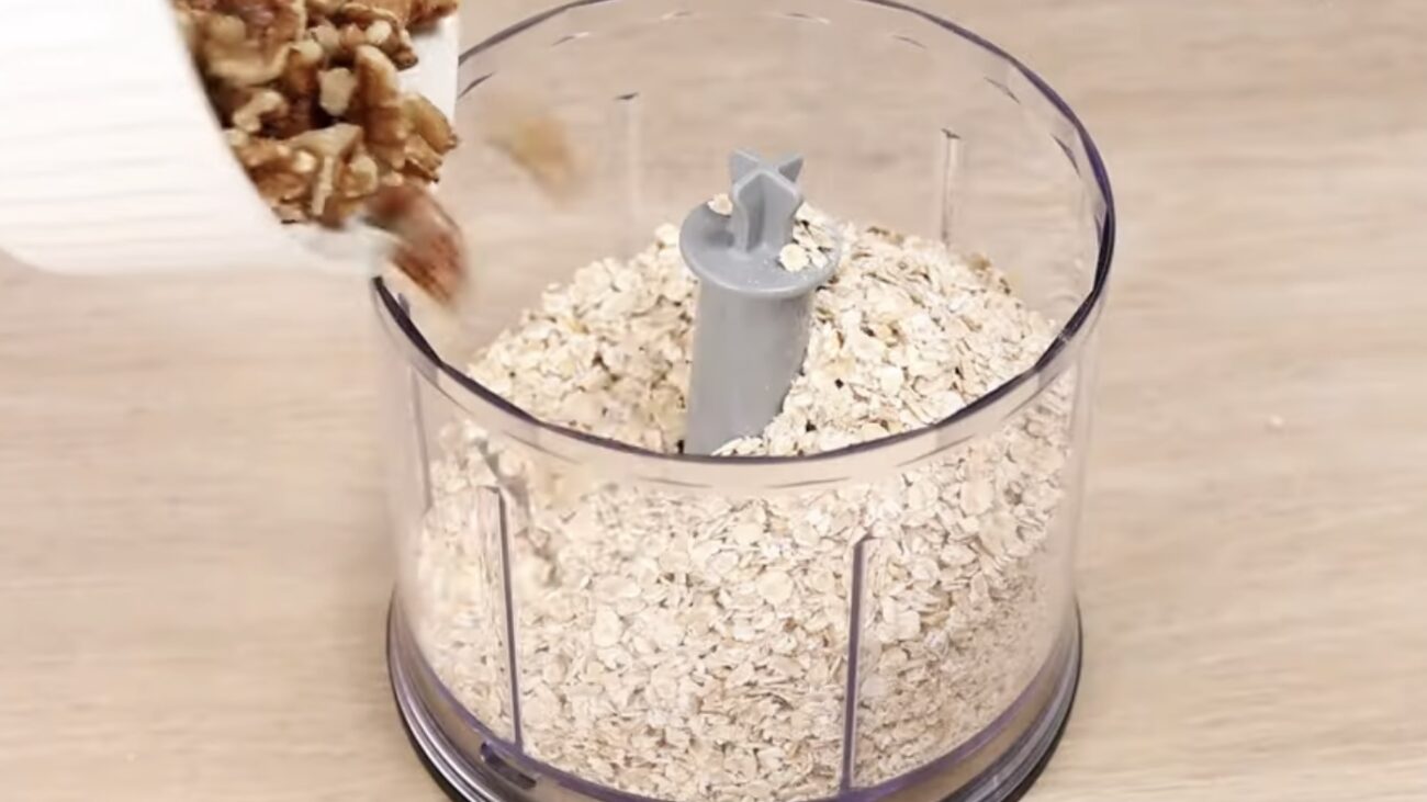 Господині розповіли рецепт вівсяного печива з бананом і без цукру 