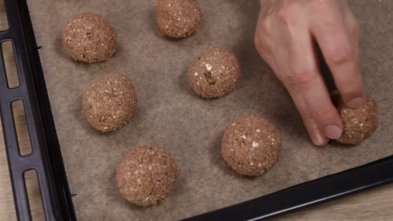 Господині розповіли рецепт вівсяного печива з бананом і без цукру 