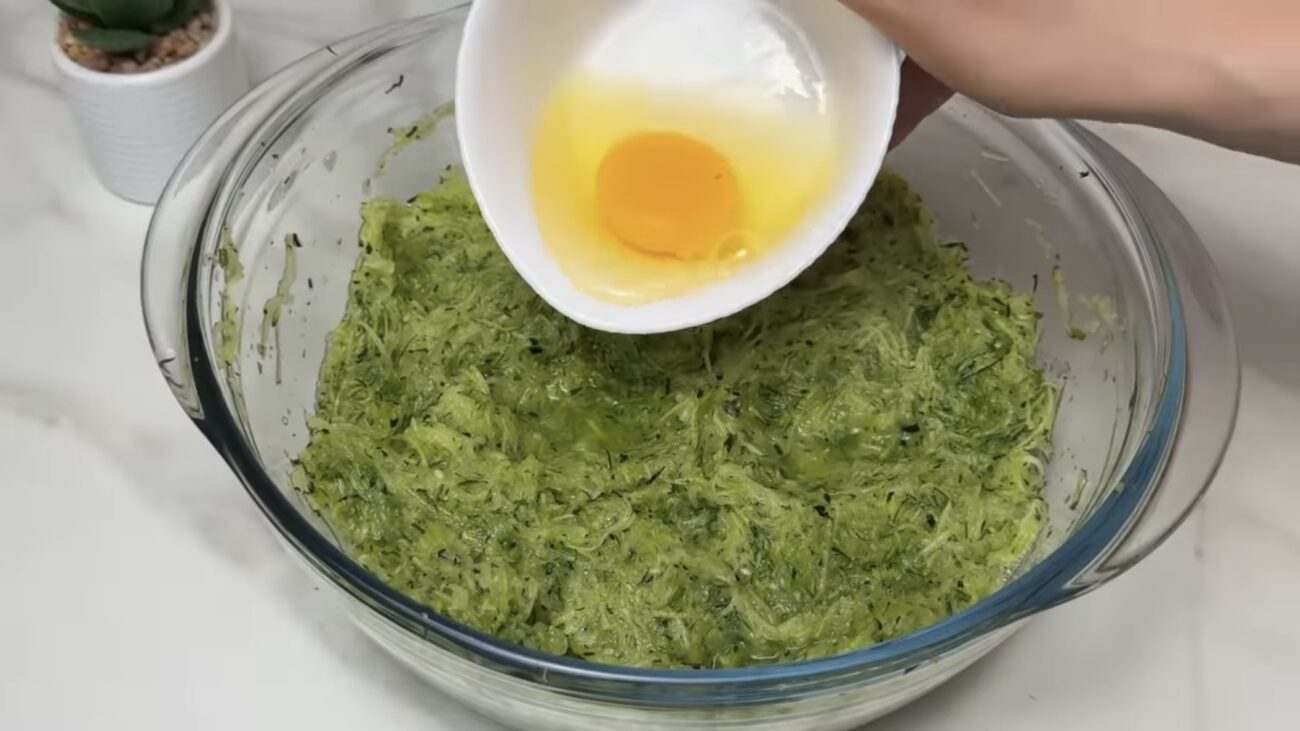 Господині розповіли, як приготувати смачну вечерю з кабачка 