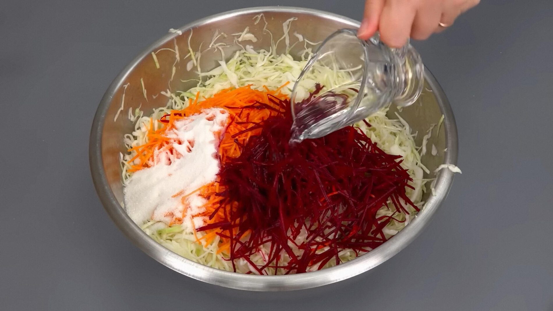 Кухарі поділилися 7 корисними хитрощами з капустою