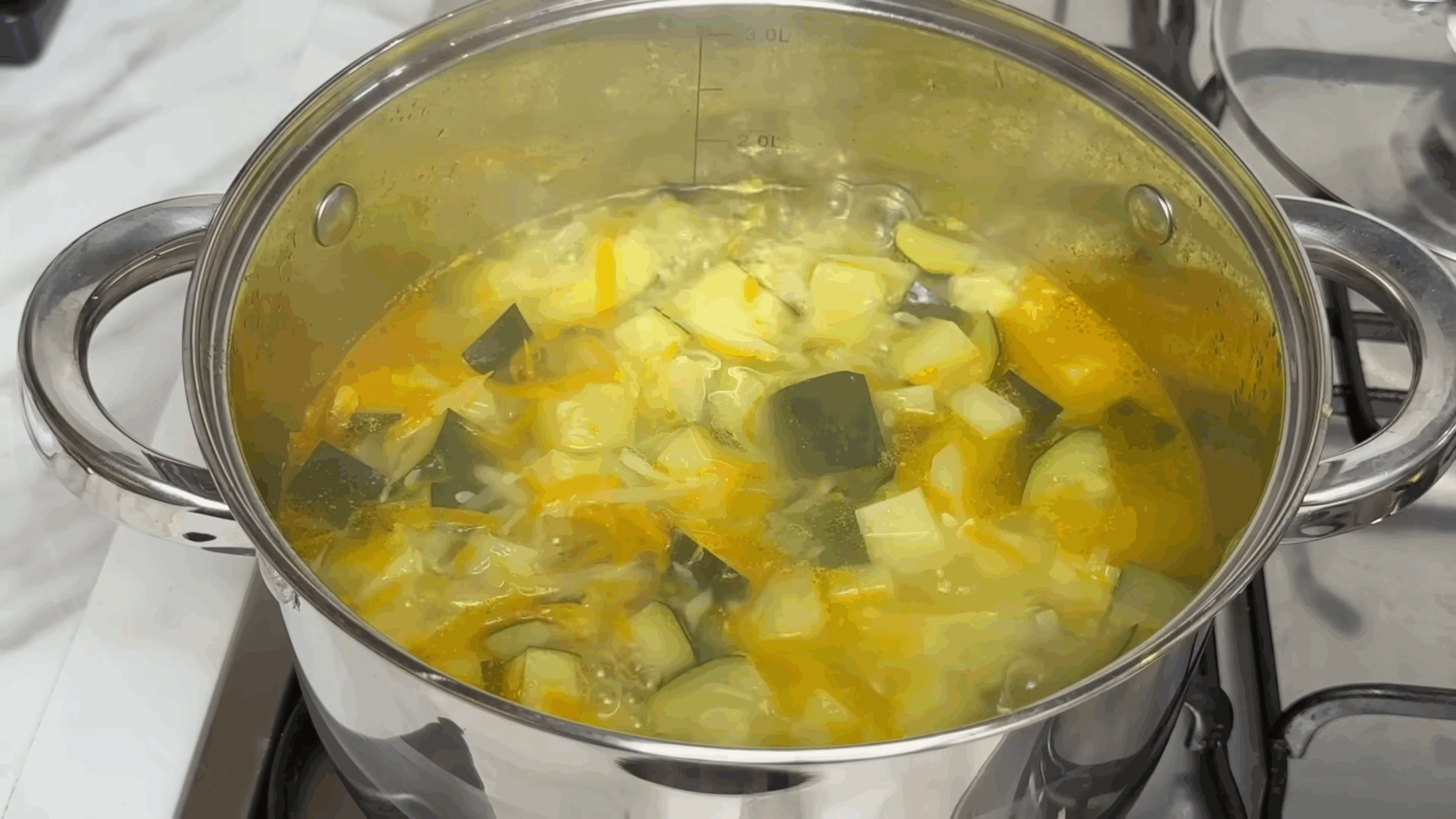 Експерти розповіли, як приготувати смачний суп з кабачків