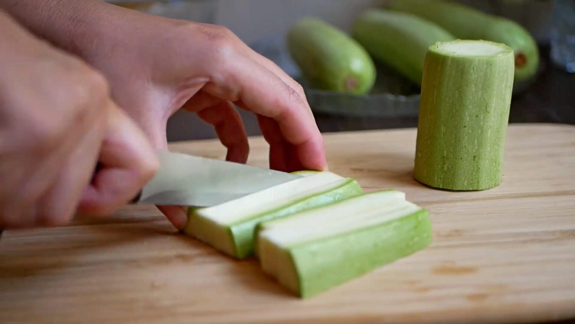 Кулінари показали рецепт хрумких кабачків без використання борошна