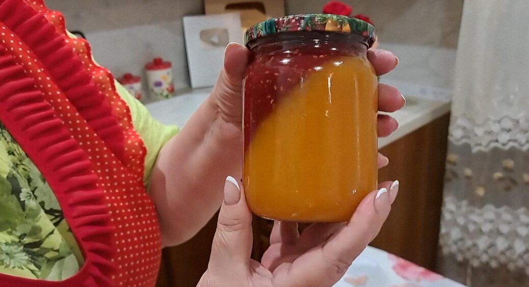 Все своє варення на зиму загущую лише маминим способом: трюк, який я знайшла в кулінарній книзі 75-го року 