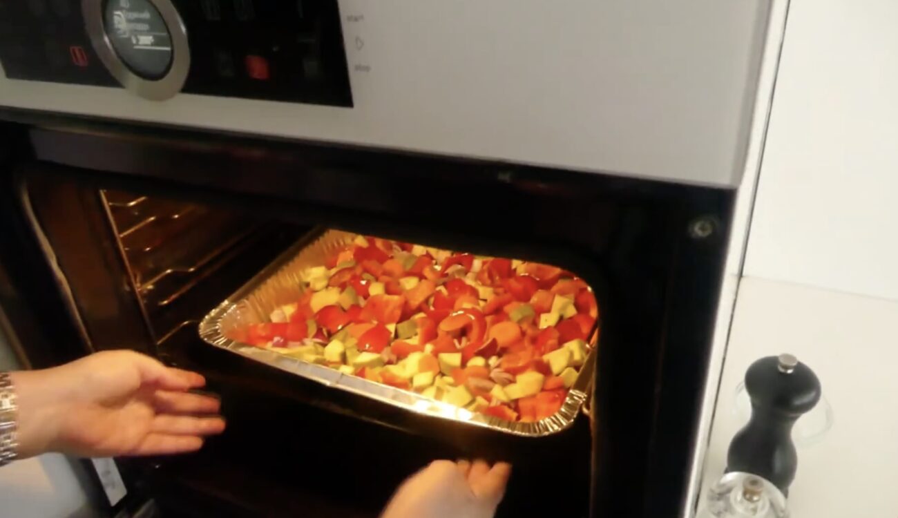 Господині поділилися вдалим рецептом кабачкової ікри на зиму