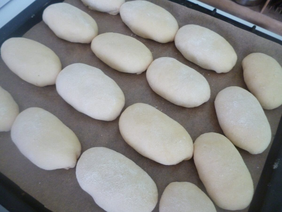 Кулінари розповіли секрет приготування дійсно пишного й повітряного тіста, яке не черствіє