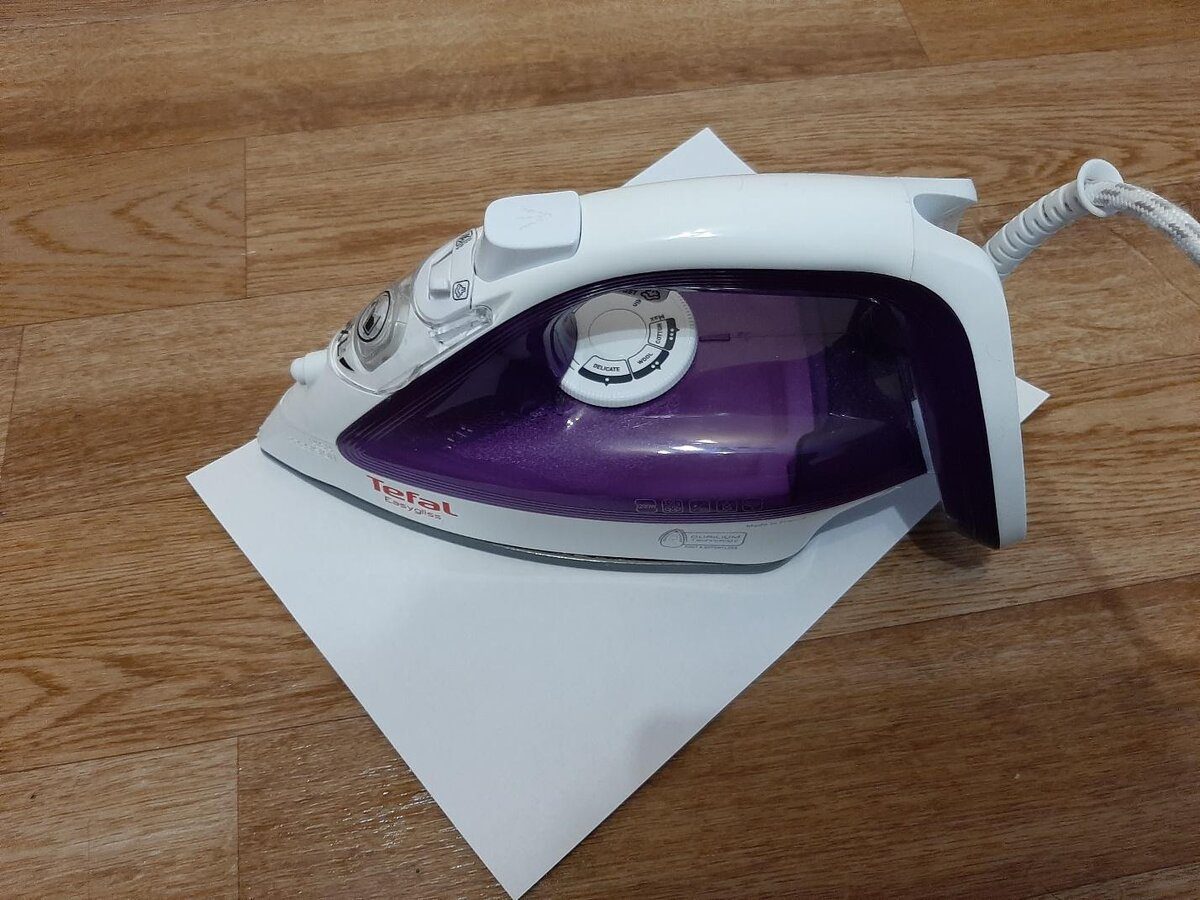 Експерти розповіли, як відновити старий лінолеум і прибрати подряпини та вм'ятини