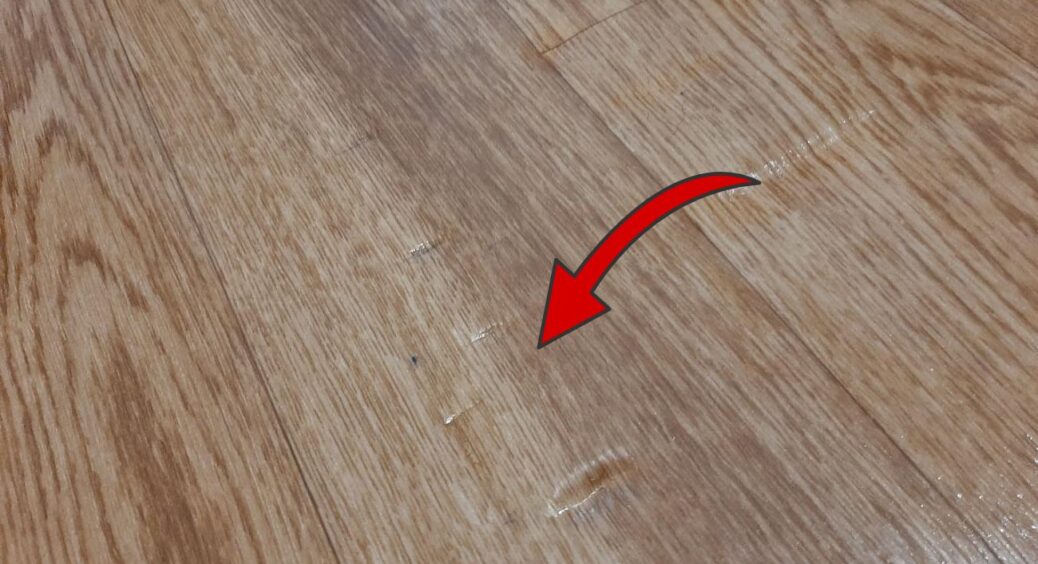 Вм’ятини на лінолеумі “зійдуть”, як за помахом чарівної палички: 1 крок – і покриття, ніби вчора постелили 