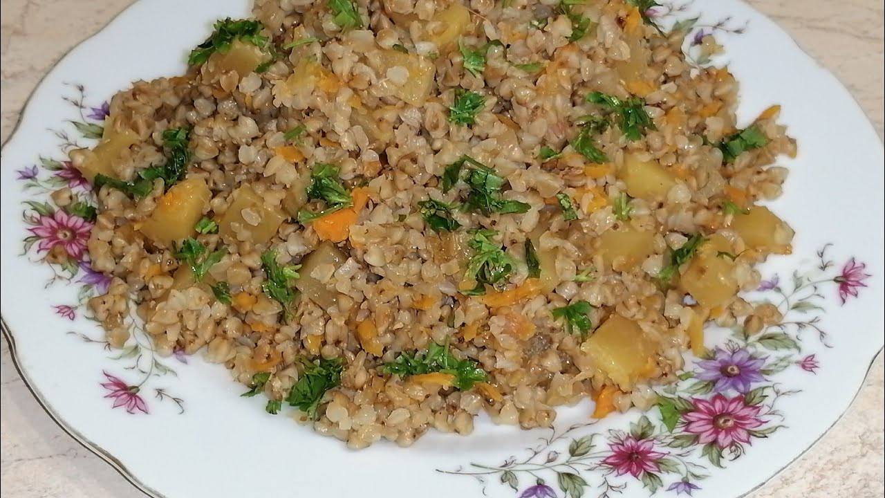 Кулінари поділилися простим рецептом смачної гречаної каші з кабачками