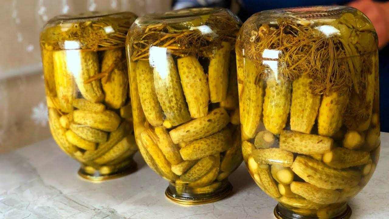 Господині розповіли, які 2 інгредієнти зроблять огірки хрусткими та пікантними