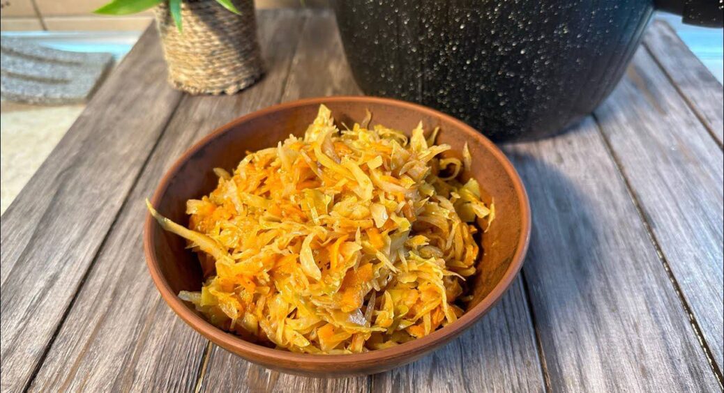 Подруга вийшла заміж за німця, і свекруха навчила її таким хитрощам приготування капусти: 5 “трюків” 