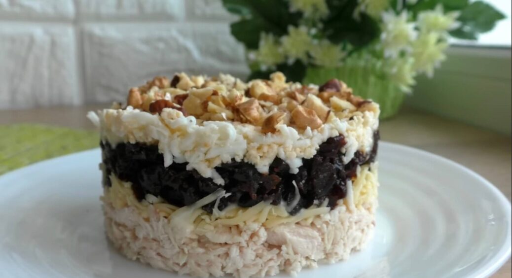 Салат “Катерина” з 8 продуктів і за 5 хвилин: такий добрий, що його можна їсти 24/7 – правда, не обманюю 