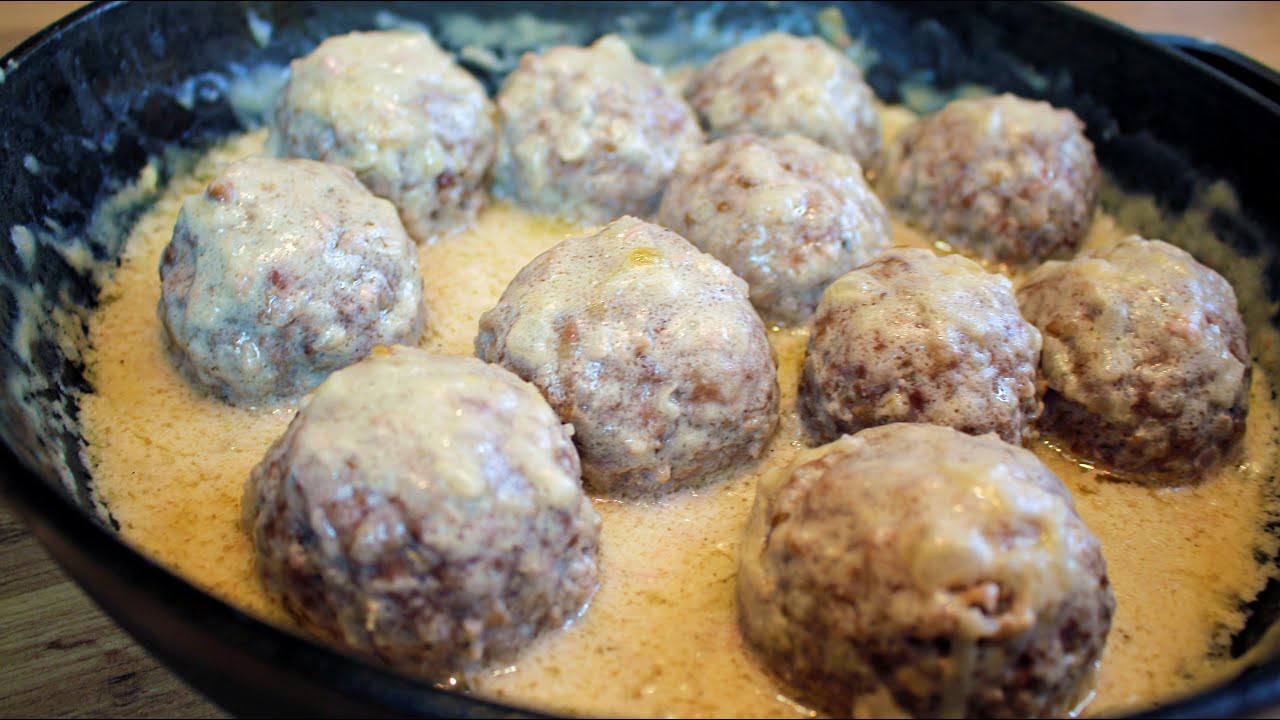 Кулінари розповіли, як приготувати гречаники із сиром під вершковим соусом