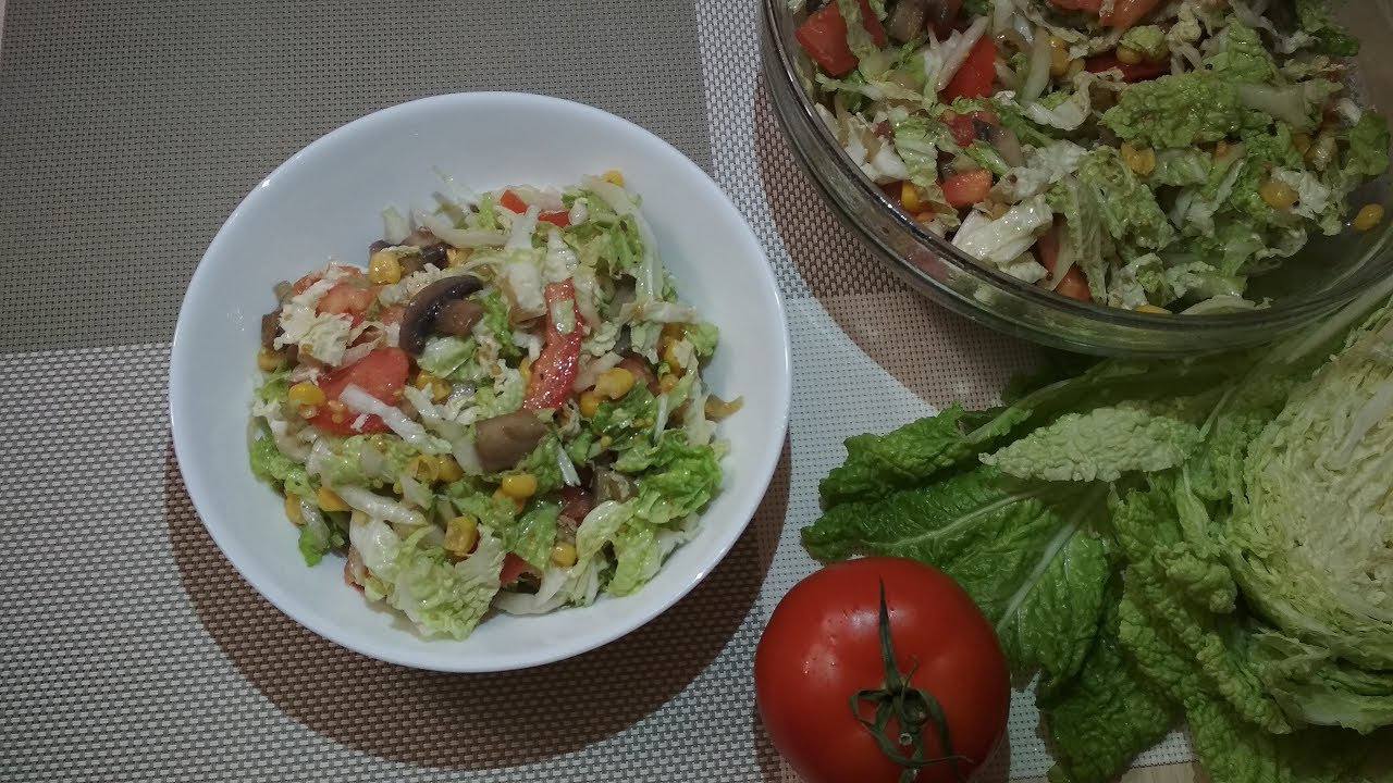 Кулінари розповіли, як приготувати смачний салат із пекінською капустою і куркою