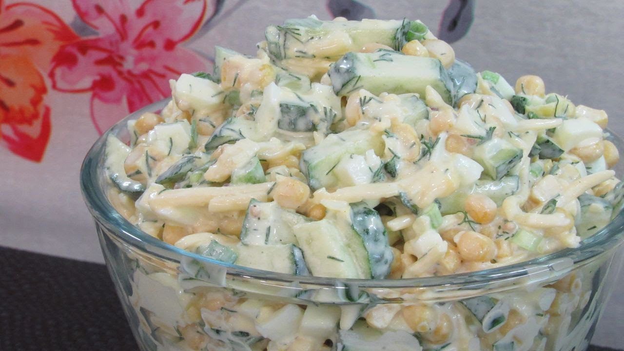 Кулінари розповіли, як приготувати смачний салат із плавленим сирком та огірком Кулінари розповіли, як приготувати смачний салат із плавленим сирком та огірком