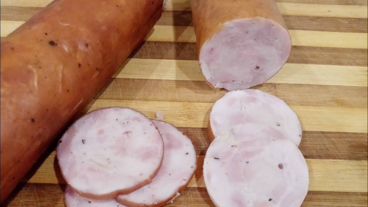 Кулінари поділилися рецептом домашньої курячої вареної ковбаси