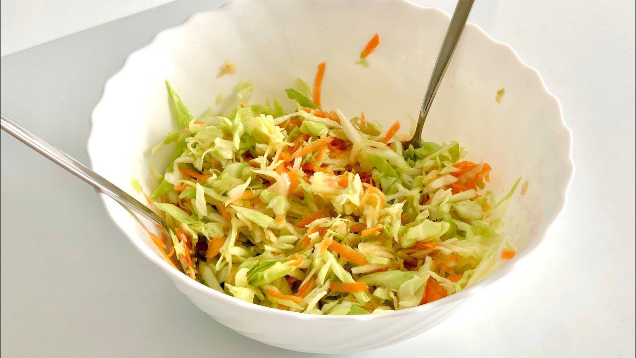 Кулінари поділилися рецептом смачного дієтичного салату із капусти та моркви