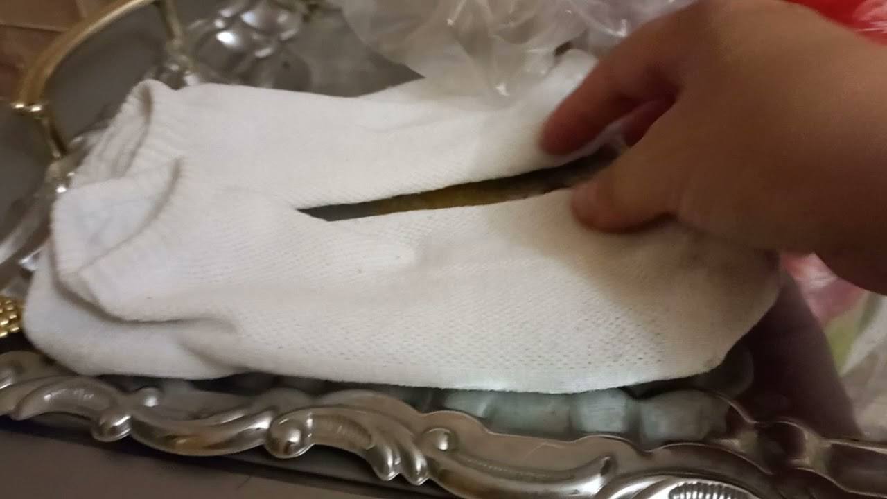 Господині розповіли, як повернути білим шкарпеткам чистоту всього за 2 хвилини