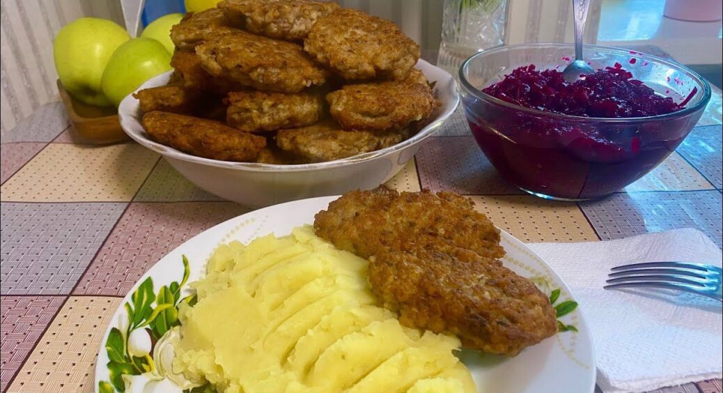 Класика домашньої кухні: готую найніжніше картопляне пюре із соковитою котлетою – рецепт привезла з Польщі 