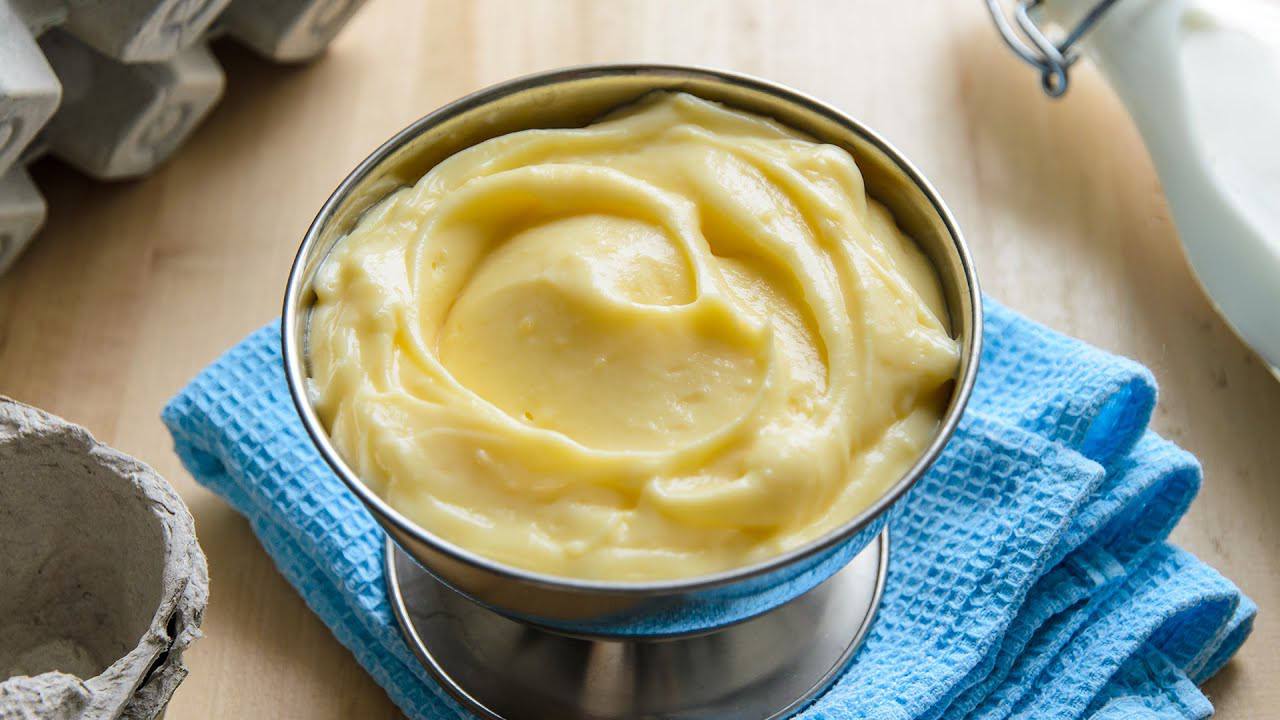 Кулінари розповіли, як приготувати крем на манці для тортів та тістечок