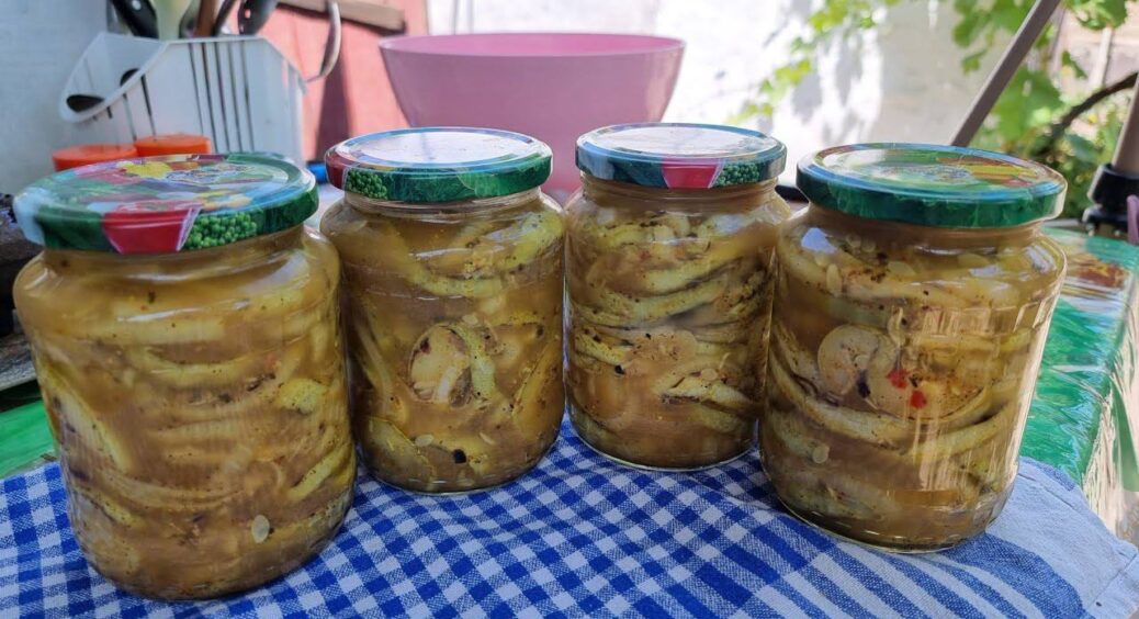 Кабачки “З димком”: геніальний рецепт у 0,5-літрових банках. Знала б раніше, то нормально б так зекономила 