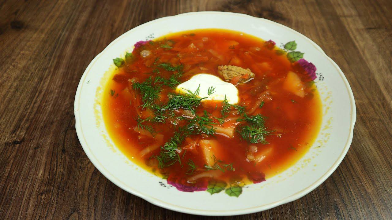 Господині розповіли, як легко досягти насиченого червоного кольору борщу