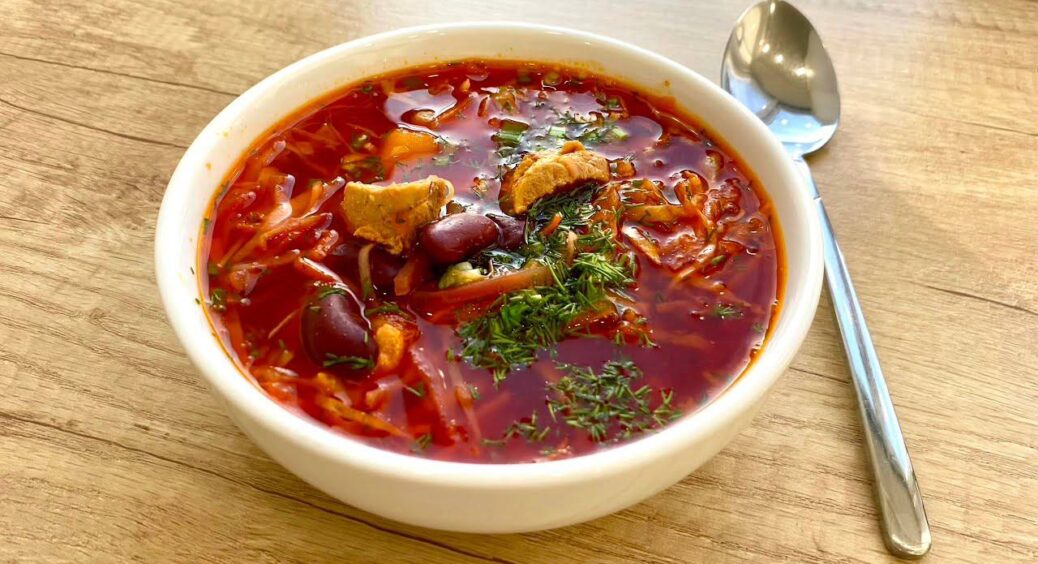 Присипала 2 щіпки цієї спеції у борщ – смак глибший, ніж у ресторанного: навіть свекруха мовчки доїла все 