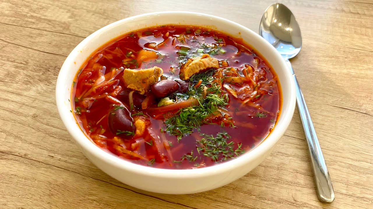 Господині розповіли, як покращити смак борщу засмажкою