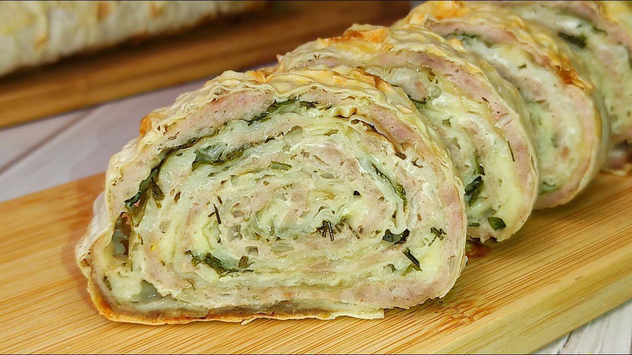 Шеф-кухарі розповіли, як приготувати ніжний рулет із лаваша з фаршем та сиром