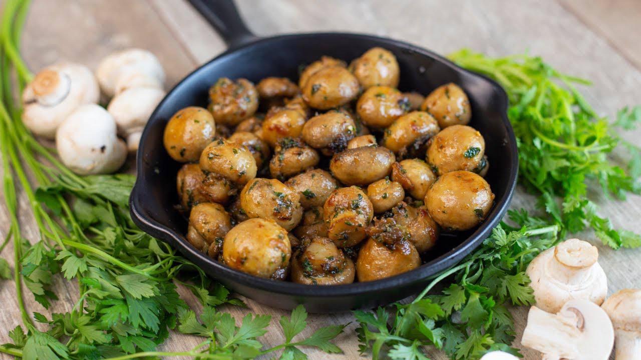 Шеф-кухарі розповіли, на чому краще смажити смачні гриби