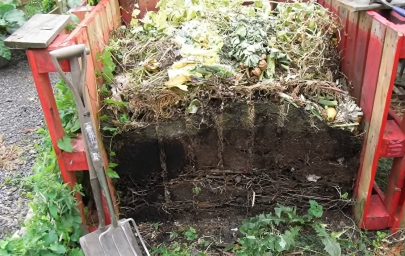 Городники розповіли, що зробити з компостом взимку, щоб він не замерз