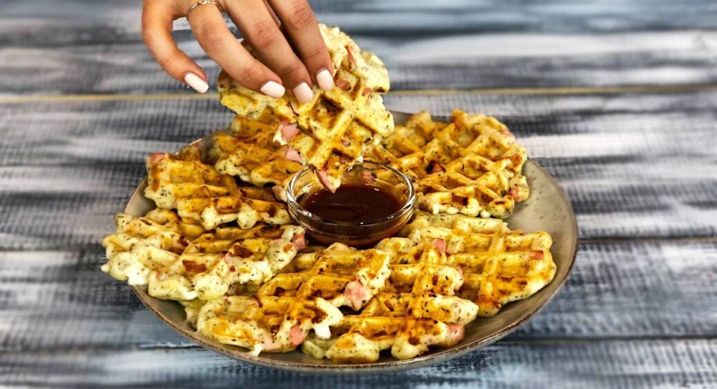 Готую всю осінь – і взагалі не набридає! Ніжні сирні вафлі з шинкою за 5 хвилин: тут ідеальні пропорції 