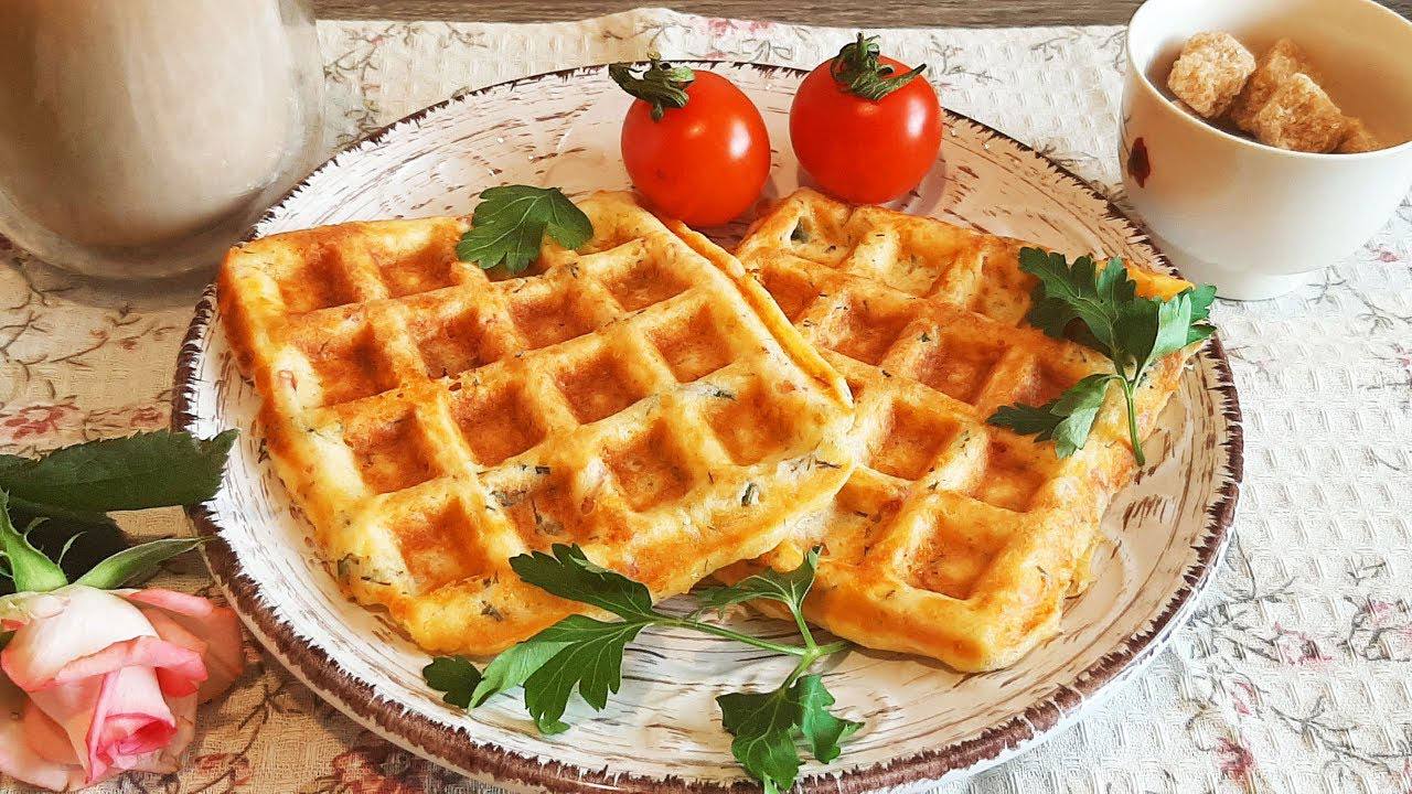 Кулінари розповіли, як приготувати неймовірно смачні сирні вафлі з шинкою